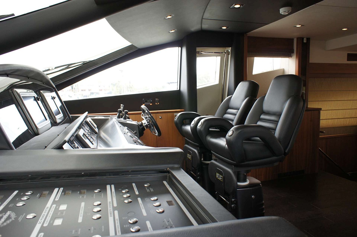 Аренда моторной яхты Sunseeker 86 Maxxx на Мальдивах